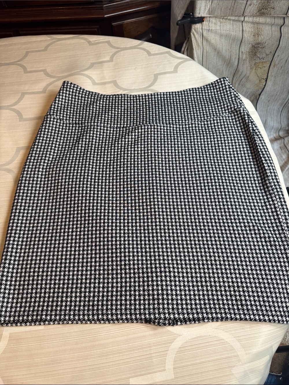 J. Jill Black and White Houndstooth Mini Skirt